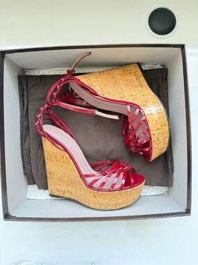 Gucci Alice Red Patent Leather Cork Platform Wedge Sandals Size 37/7